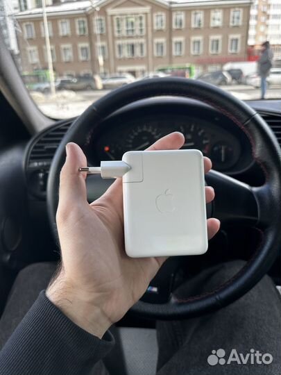 140w Apple USB-C Power Adapter