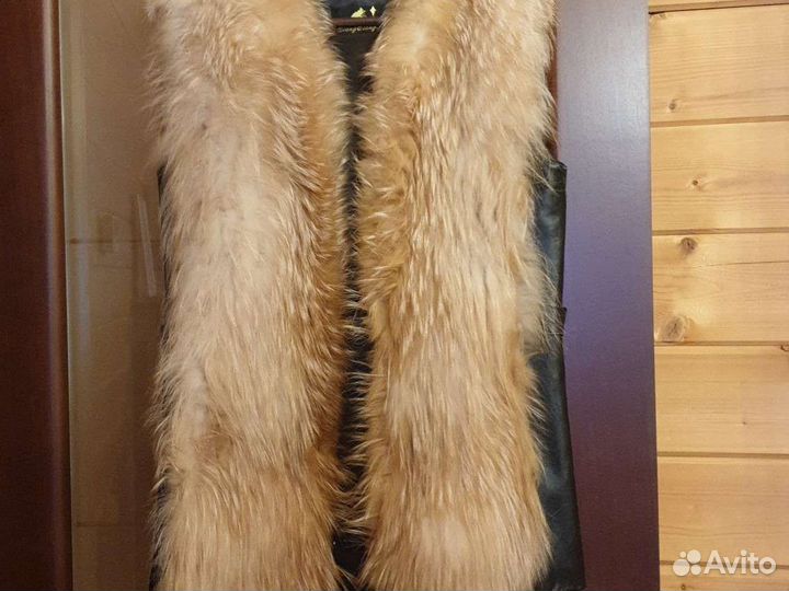 Меховая жилетка из лисы