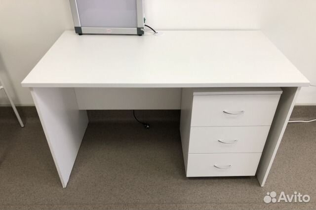 Тумба на колёсах выкатная офисная