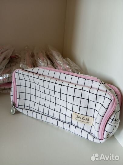 Пенал школьный для девочки новый в клетку