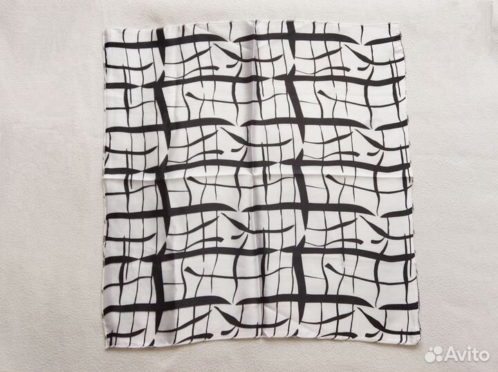 Платки на шею 51 х 49 Новые