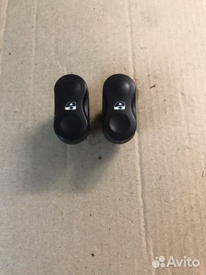 Кнопки стеклоподъемников Renault Duster