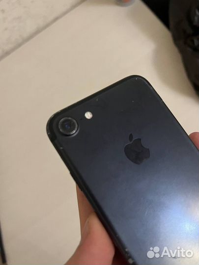 Телефон iPhone 7