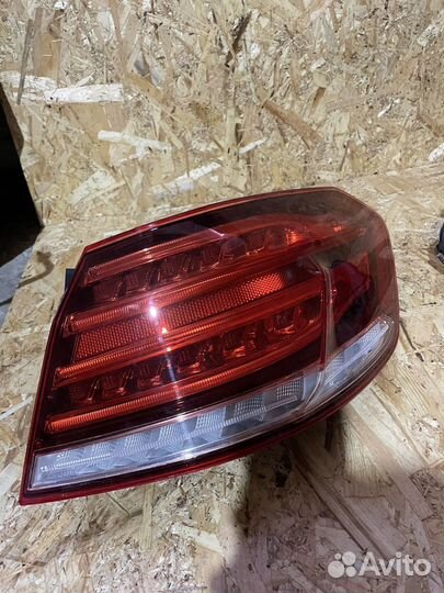 Задний правый стоп мерседес 212