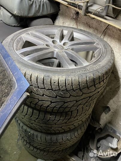 R20 Hankook I'Pike RW11 275/40, PCD 5x130 DIA 10