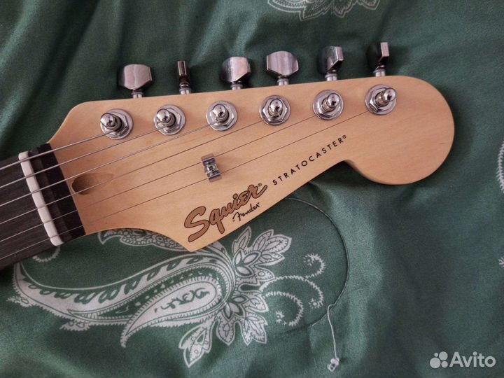 Электрогитара fender squier stratocaster