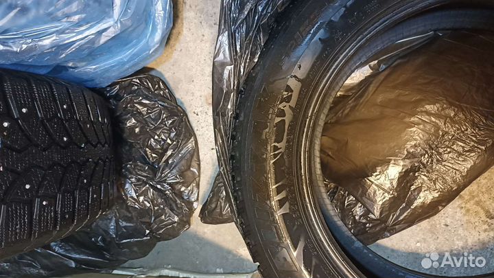 Bridgestone Blizzak Spike-01 225/65 R17