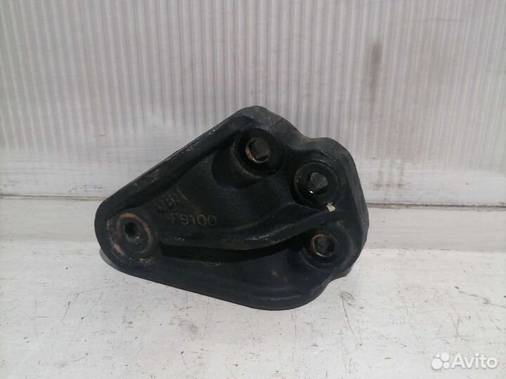 Кронштейн подушки двигателя Hyundai Solaris 2