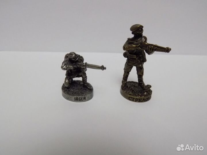 Киндер. Солдатики. Игрушки