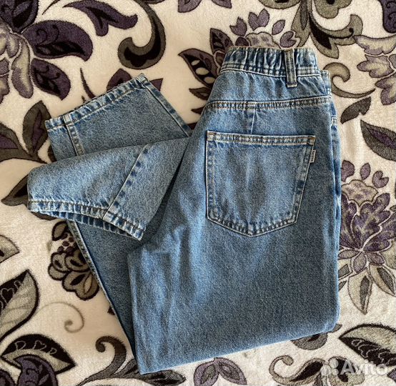 Джинсы bershka balloon 42-44