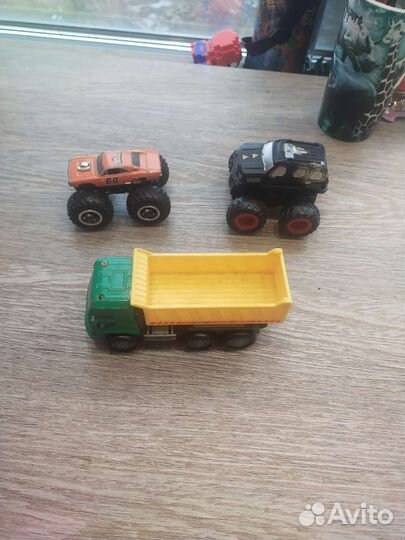 Модели Хот вилс и трасса