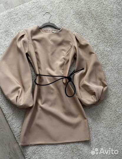 Платье бежевое 42-44