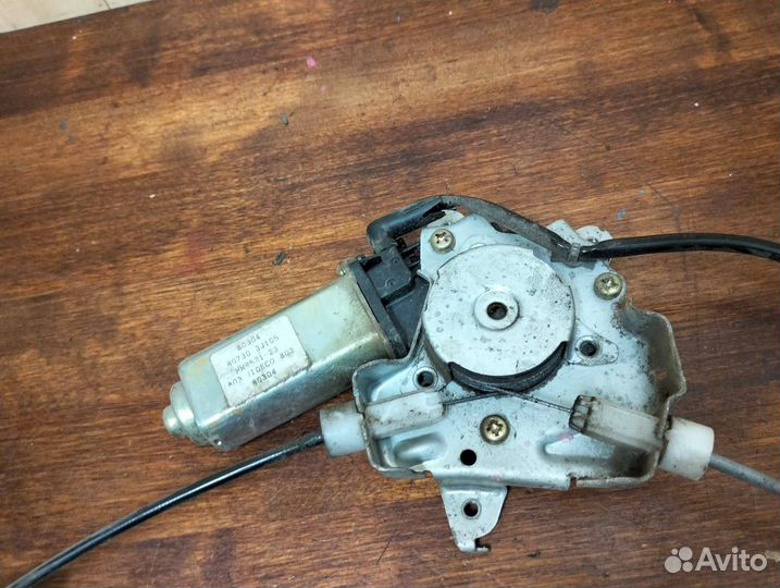 Стеклоподъемник передний правый Nissan Bluebird U1