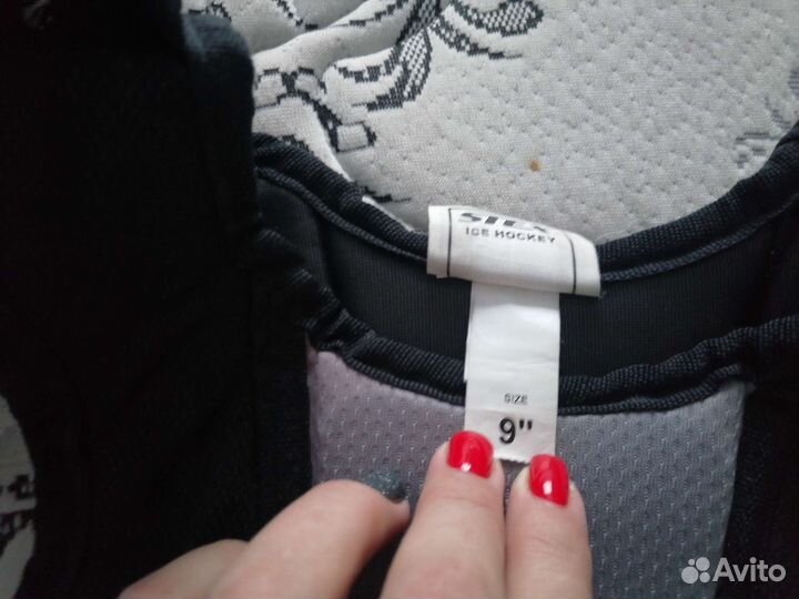Хоккейные шорты и нагрудник на 7/8/9 лет