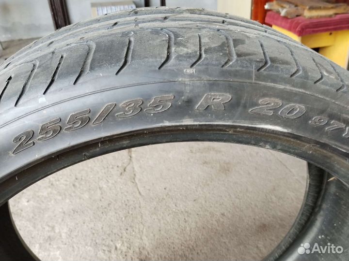 Pirelli P Zero 255/35 R20