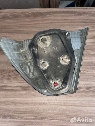 Задний фонарь toyota