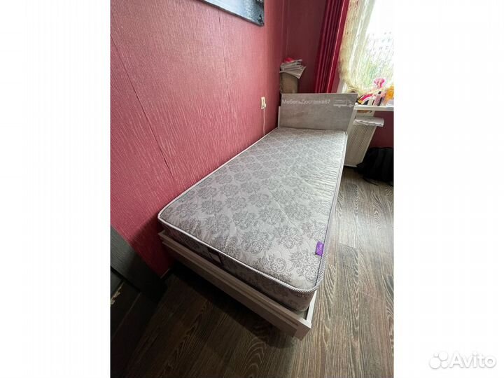 Кровать с матрасом 90*200 (без матраса)