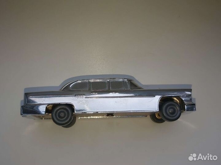 Модель автомобиля ЗИЛ-111