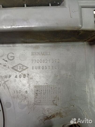 Обшивка багажника левая renault laguna 1