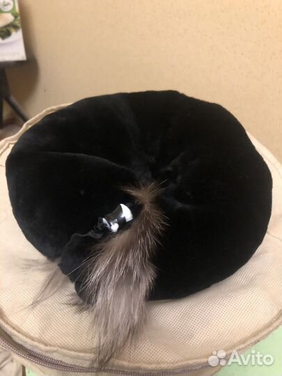 Берет женский меховой (мутон)