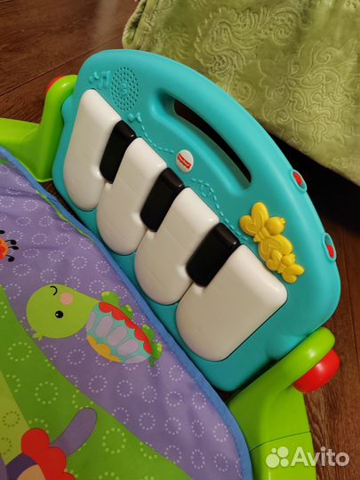 Развивающий коврик fisher price с пианино