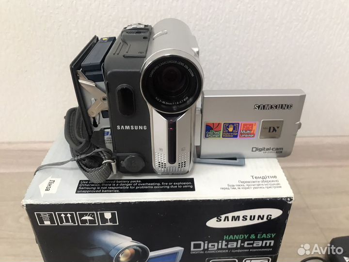 Видеокамера Samsung VP-D351I