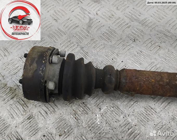 Полуось передняя левая б/у Volkswagen Passat B5