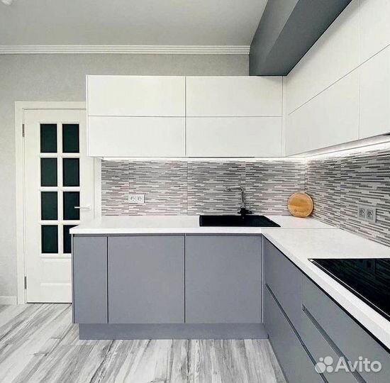 Угловой кухонный гарнитур современный