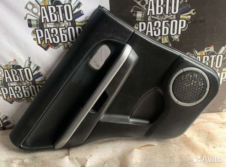 Сузуки Гранд Витара 2.0 дверная карта задняя левая