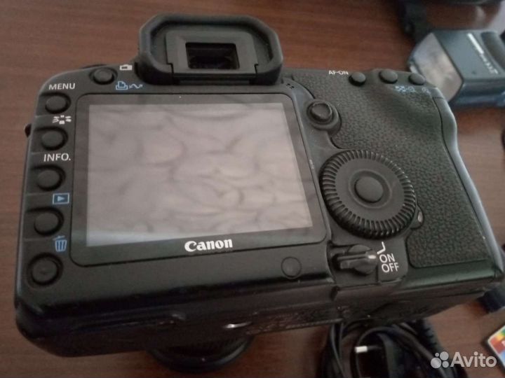 Зеркальный фотоаппарат canon 5d Mark 2