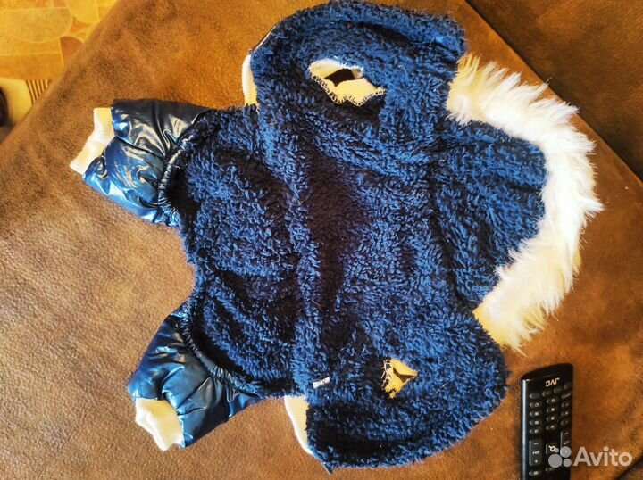 Комбезик на мелкую собачку и игрушка для кошки