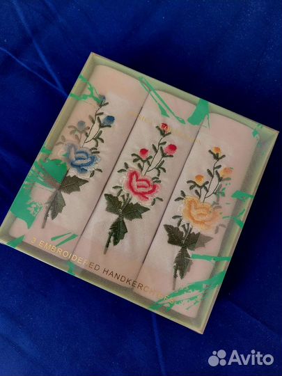 Носовые платки вышитые (подарочная упаковка)