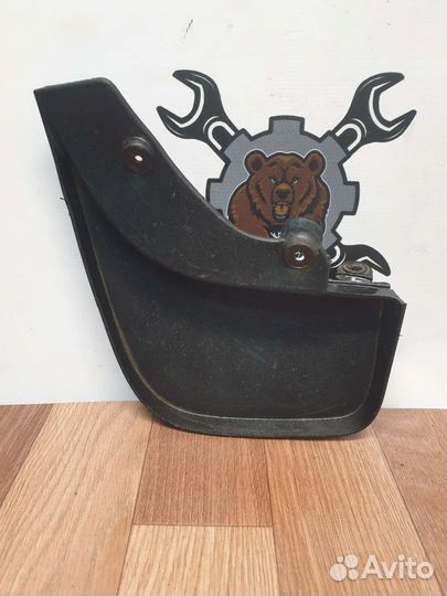 Брызговик задний правый Renault Sandero Stepway 2