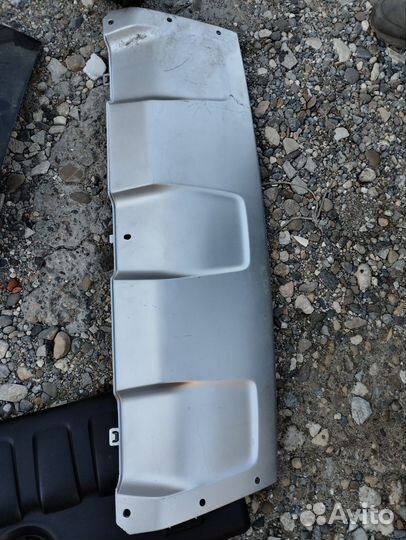 Спойлер переднего бампера Renault Duster