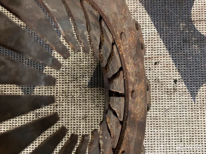 Корзина сцепления Volkswagen Passat B3 028141025B