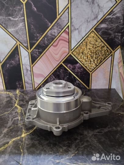 Помпа водяная Audi OE 06E121018H