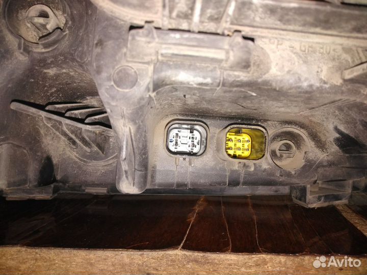 Фаpa передняя правая ман тгx, тгc