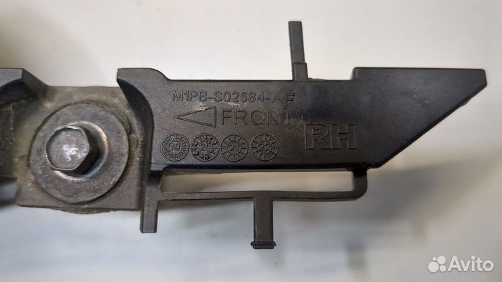 Кронштейн бампера Ford Bronco Sport, 2020