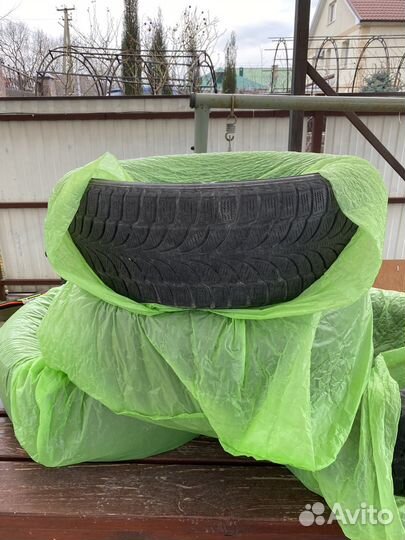 Bridgestone Blizzak LM-80 Evo 215/60 R34 96