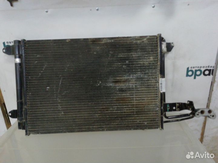 Радиатор кондиционера 1K0 820 411 Q