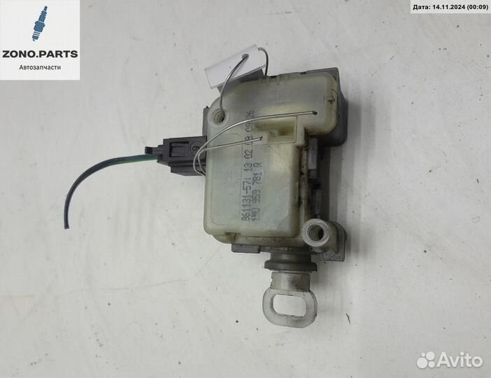 Активатор (привод) замка багажника 1m0959781r на Volkswagen Passat B5