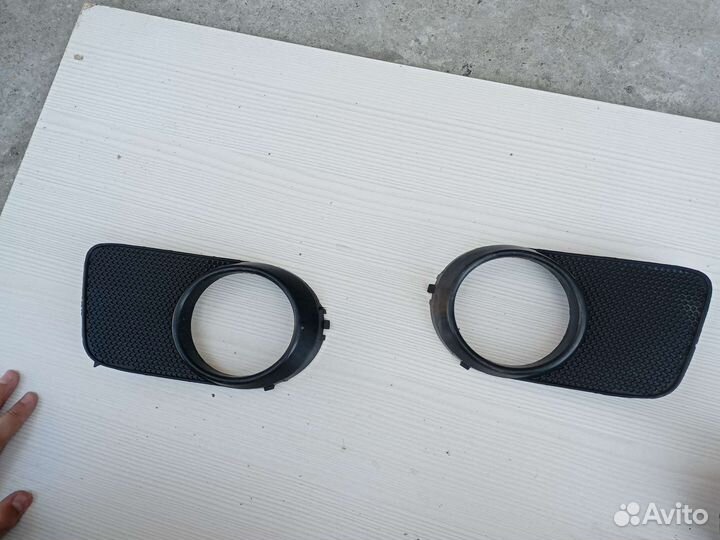 Противотуманные фары от машины Toyota Wish