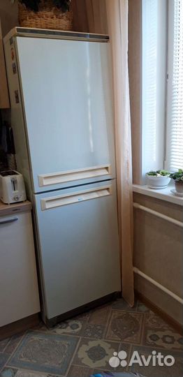 Холодильник 2-х камерный,белый,бу,stinol