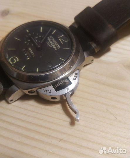 Часы Panerai Lumonor. Пряжка из монеты