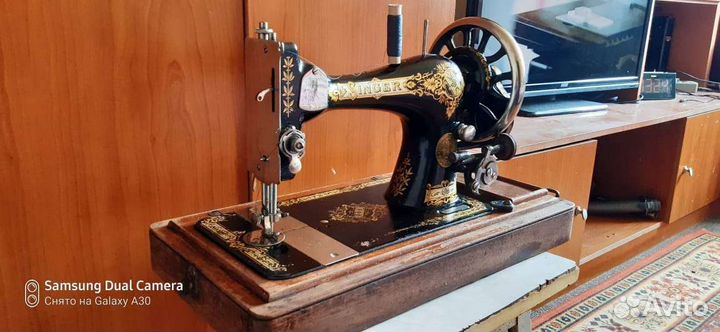 Швейная машина Singer