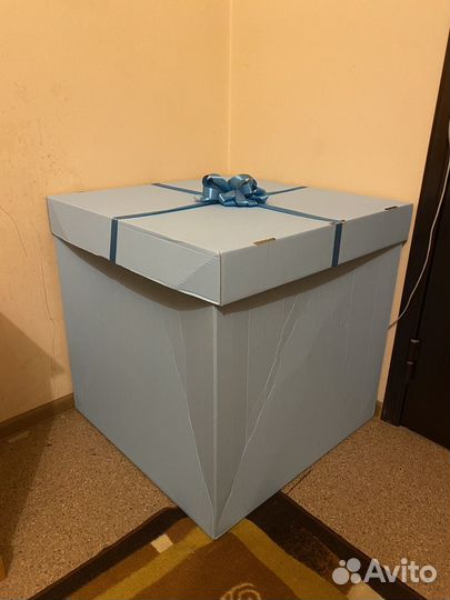 Подарочная коробка