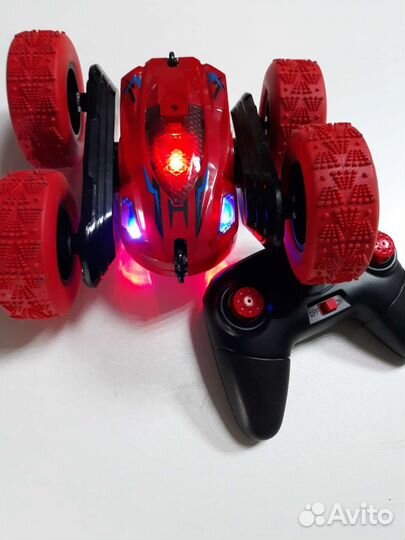 Машинка на радиоуправлении трюковая