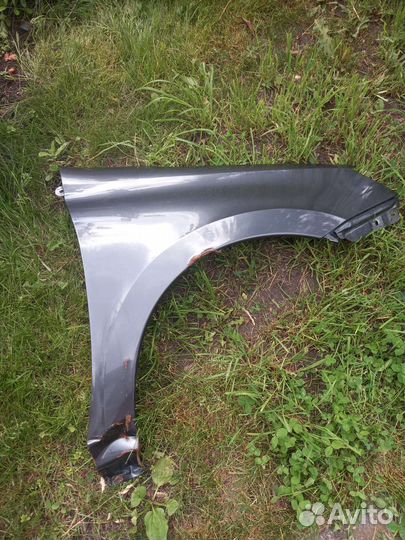 Крыло на LADA granta fl