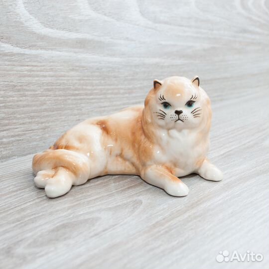 Фигурка котик