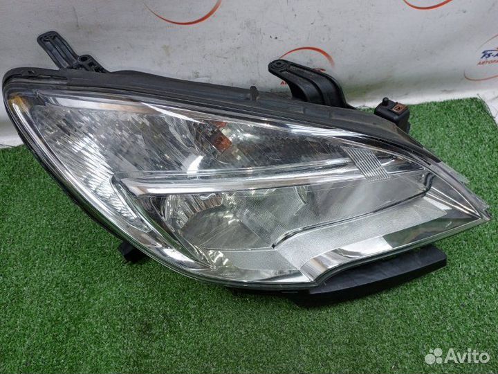Фара галогеновая передняя правая Opel Mokka SUV
